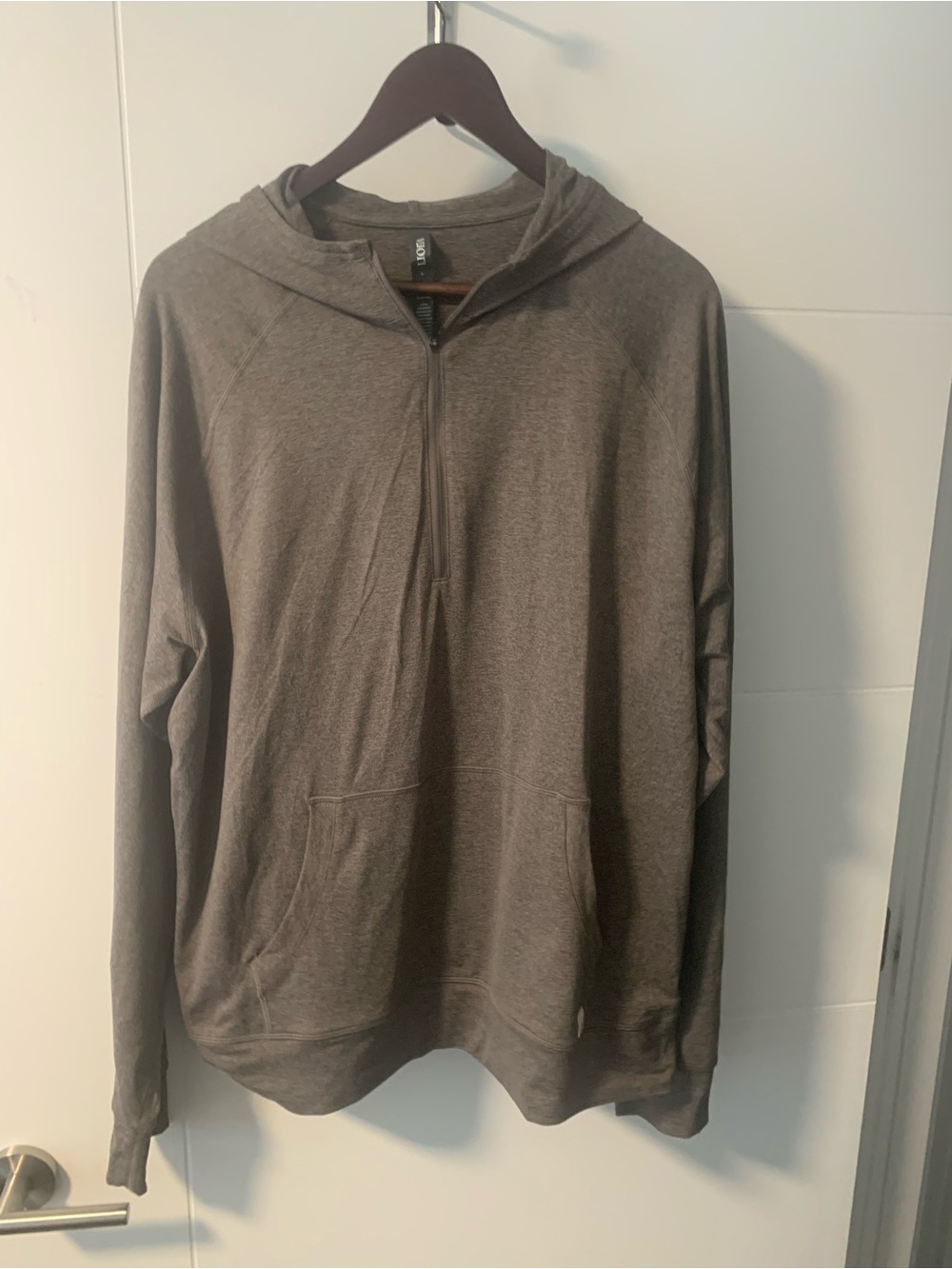 Vuori Heathered Gray Pullover Hoodie  A15